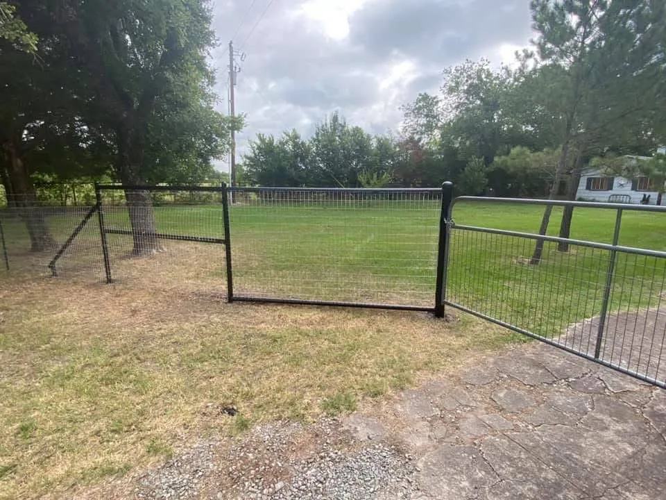 Professional Pipe Fence Installation